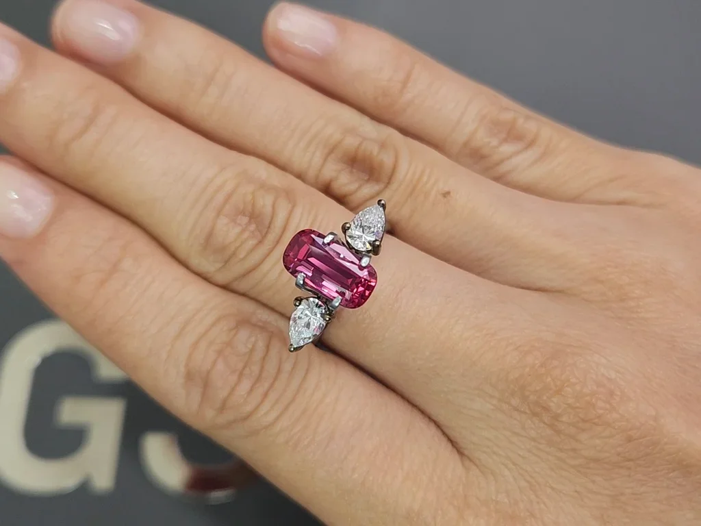 Vivid pink Mahenge spinel in cushion cut 2.92 carats, Tanzania Image №5