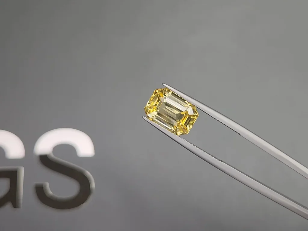 Unheated Intense Yellow sapphire in octagon cut 6.01 carats, Sri lanka Image №3