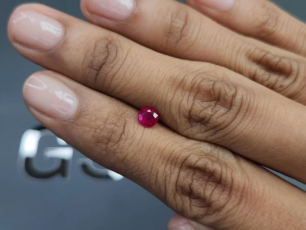 Unheated ruby Pigeon's Blood round cut 0.63 carats, Burma, (Mogok) Image №2