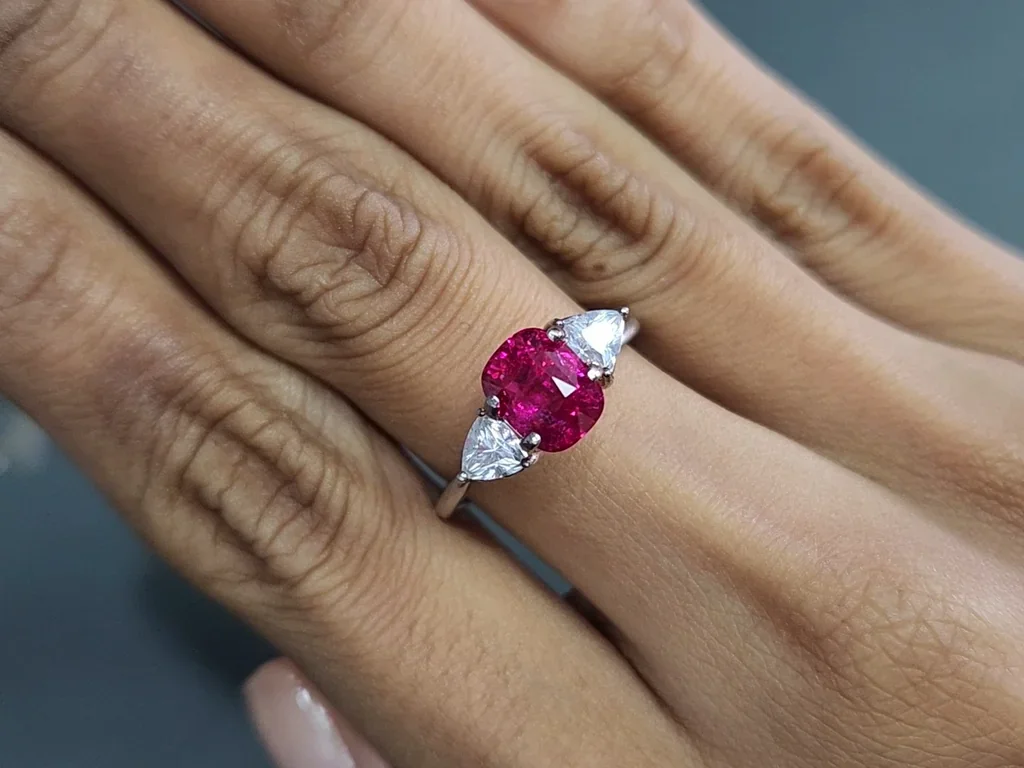 Unheated ruby cushion cut 2.55 carats, Mozambique Image №5