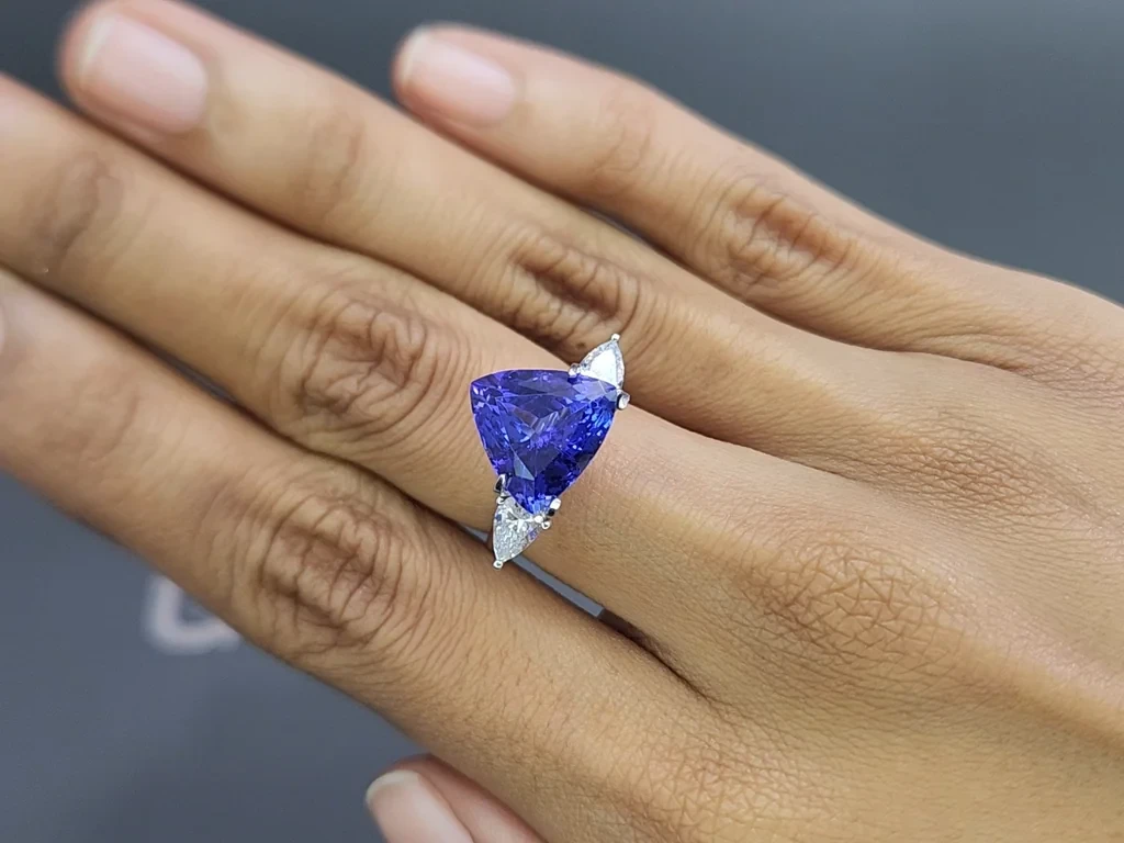 Tanzanite trillion cut 7.14 carats,Tanzania Image №5
