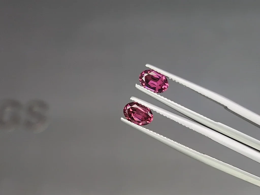 Pair of rhodolite garnets oval cut 1.86 carats, Madagascar Image №3