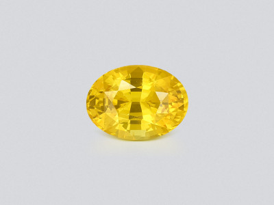 Sapphire Vivid Yellow - Golden in oval cut 4.17 carats, Sri Lanka photo