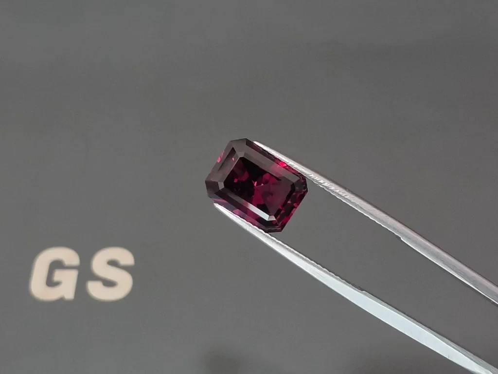 Purple garnet octagon cut 5.19 carats, Africa Image №3