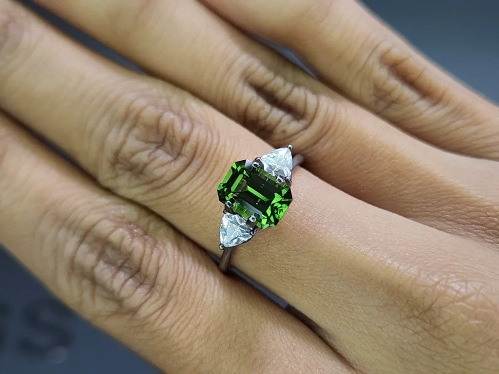 Tourmaline Vivid Green octagon cut 2.01 carats, Tanzania Image №5