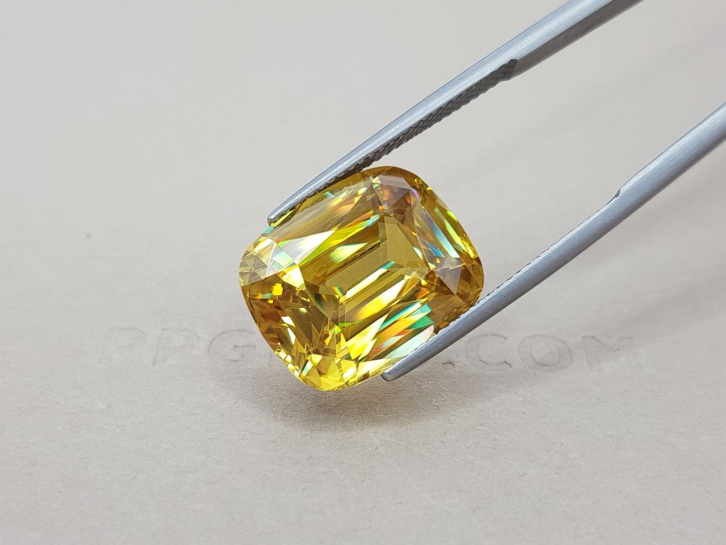 Cushion cut golden yellow sphene 13.11 ct Image №4