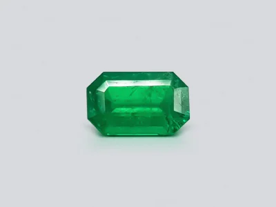 Colombian vivid green emerald 0.90 ct photo