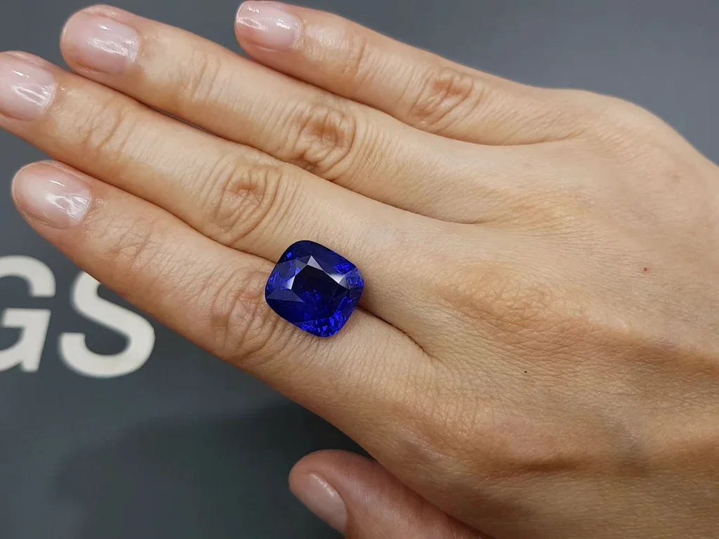 Unique Peacock Blue sapphire in cushion cut 15.18 carats, Sri Lanka Image №2
