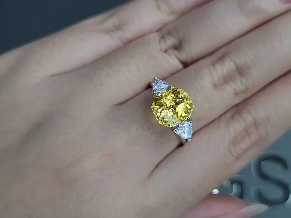 Unheated vivid yellow sapphire in cut radiant 5.52 carats, Sri Lanka Image №5