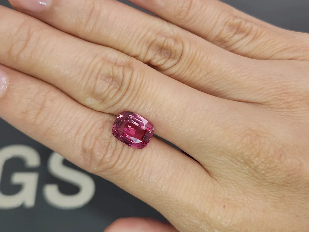 Rare top quality unheated Padparadscha sapphire in cushion cut 4.12 carats, Madagascar Image №2