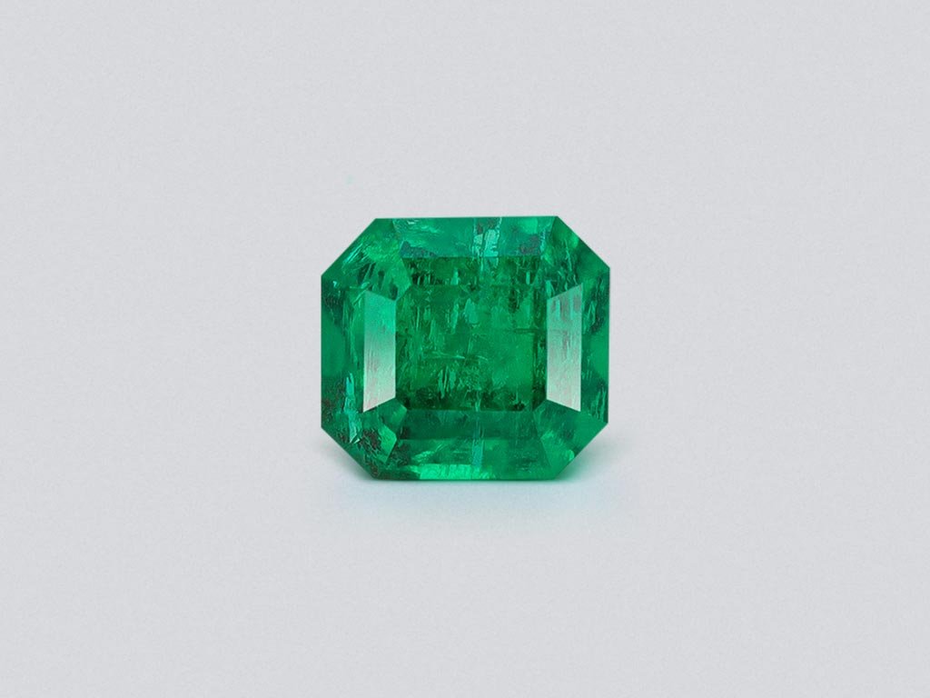 Vivid green emerald in asscher cut 0.99 carats, Panjshir Image №1