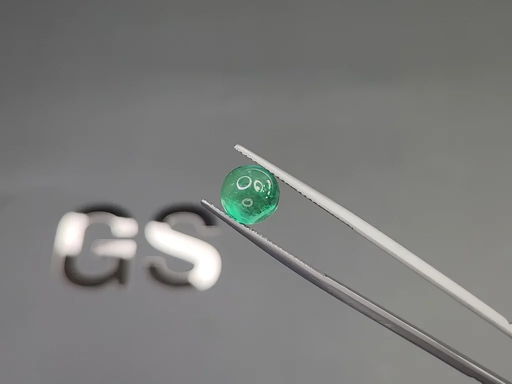 Emerald Intense Green cabochon cut 2.91 carats, Russia Image №3