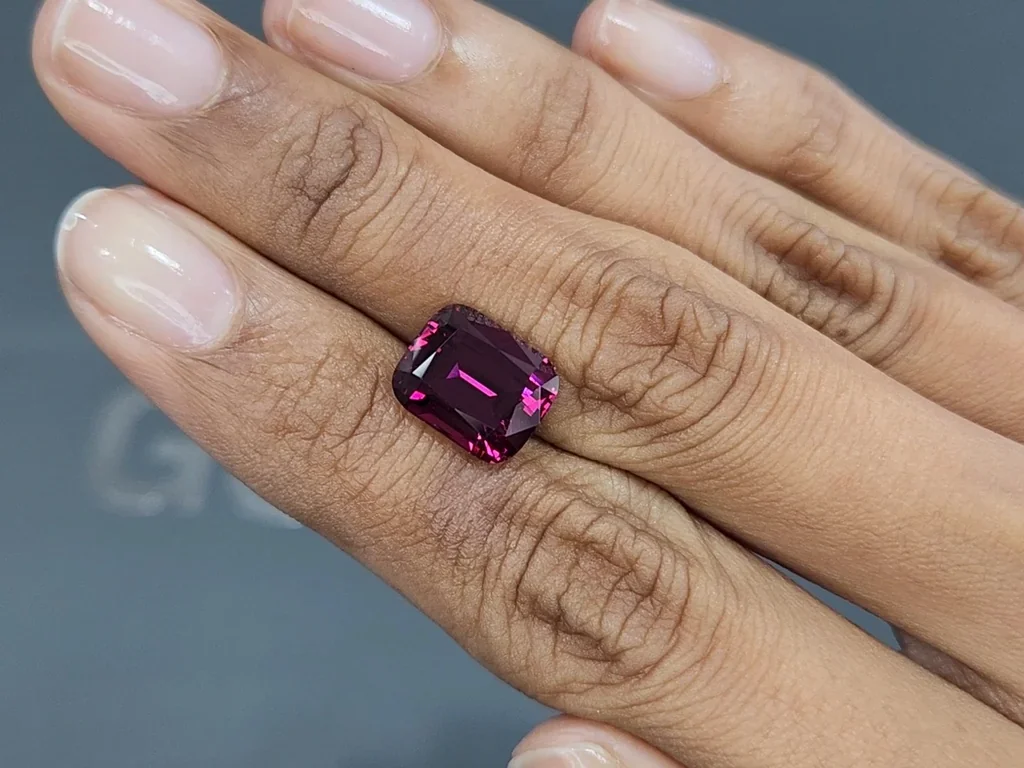 Rhodolite garnet cushion cut 6.68 carats, Tanzania  Image №2