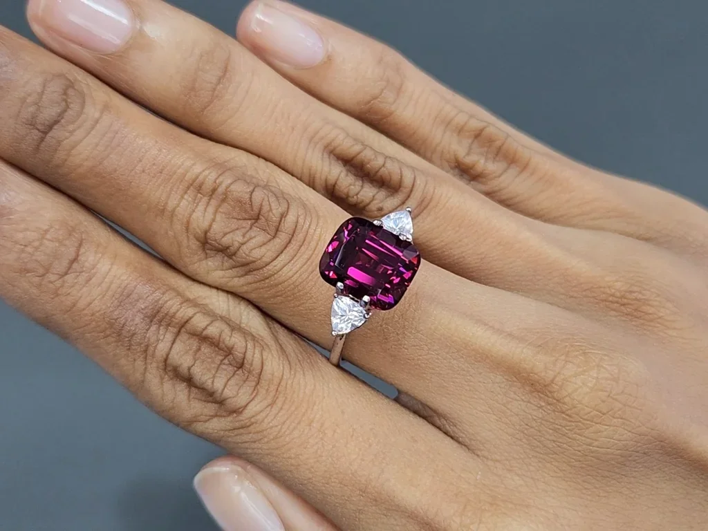 Rhodolite garnet cushion cut 6.68 carats, Tanzania  Image №5