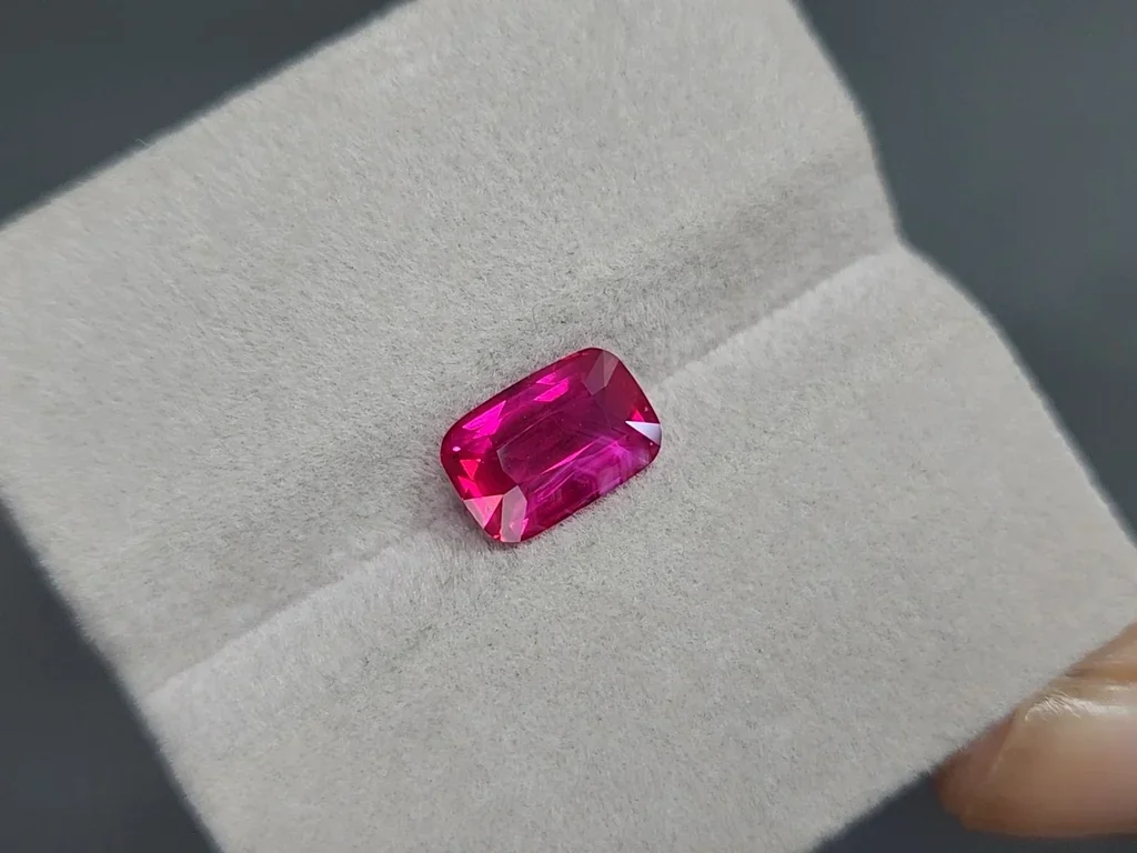Unheated ruby Vibrant pink red cushion cut  2.55 carats,  Mozambique Image №4