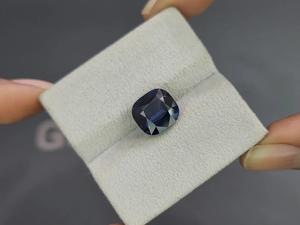 Cobalt spinel cushion cut 6.08 carats, Tanzania (AIG) Image №4