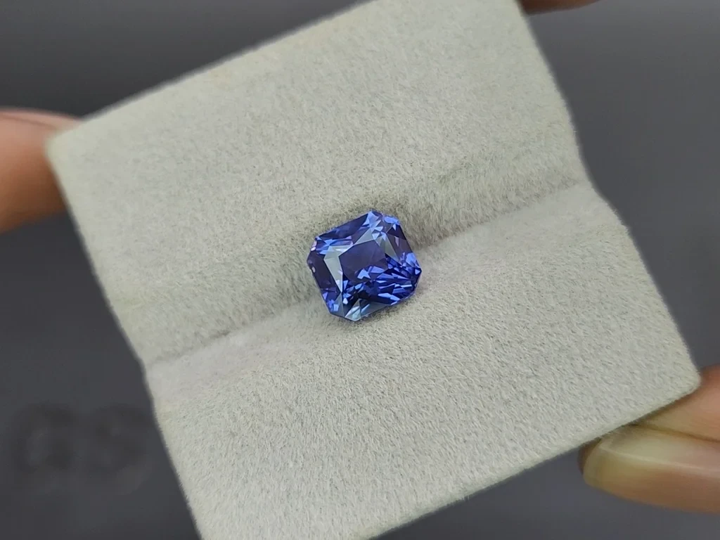 Intense Blue sapphire in radiant cut 3.53 carats, Sri Lanka Image №4
