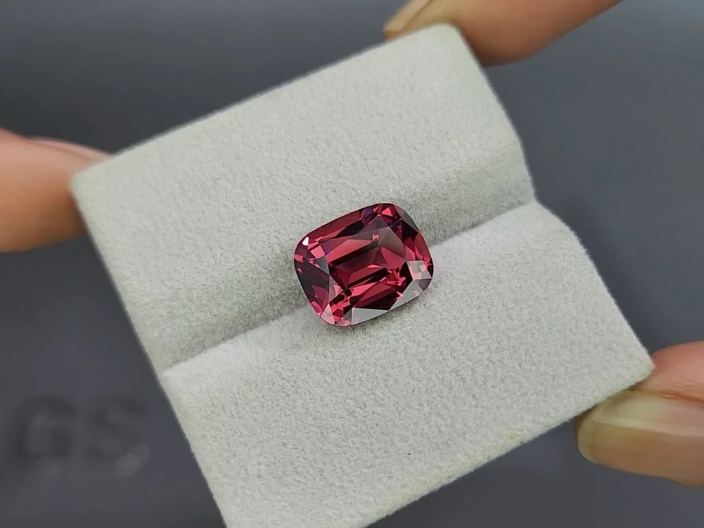 Garnet rhodolite cushion cut 7.62 carats,Tanzania Image №4