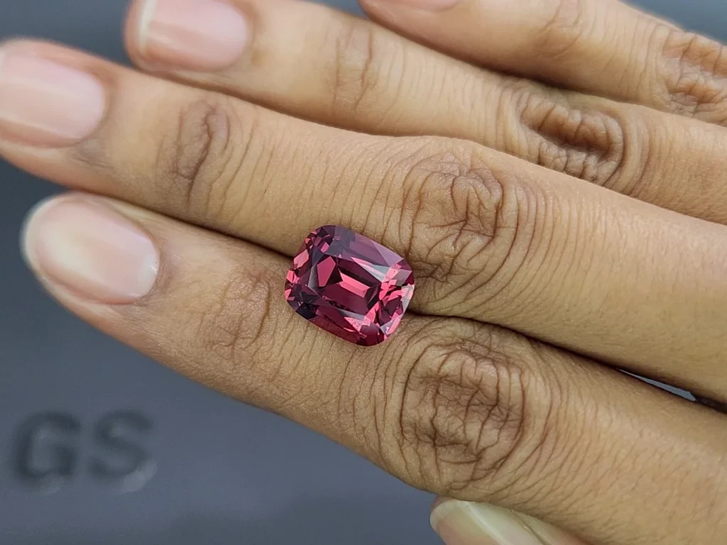 Garnet rhodolite cushion cut 7.62 carats,Tanzania Image №2