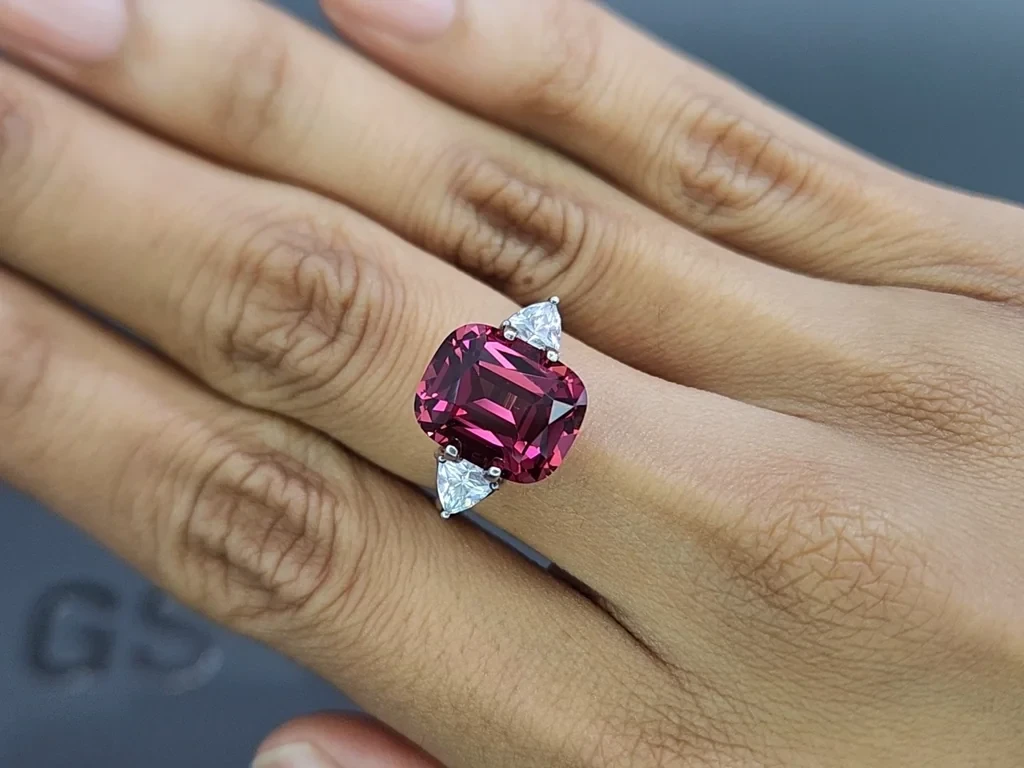 Garnet rhodolite cushion cut 7.62 carats,Tanzania Image №5