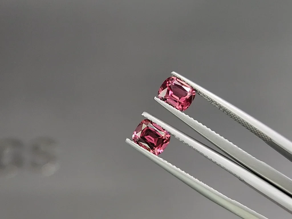 Set of garnets rhodolite cushion cut 3.52 carats, Madagascar Image №2