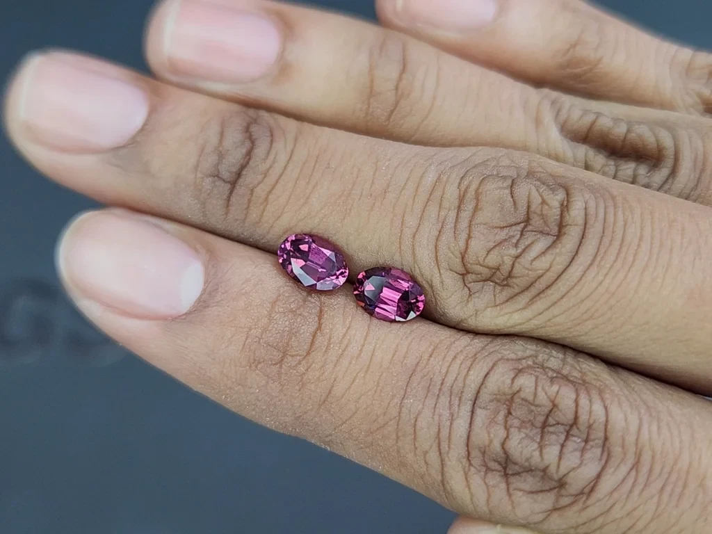 Pair of rhodolite garnets oval cut 2.03 carats, Madagascar Image №2