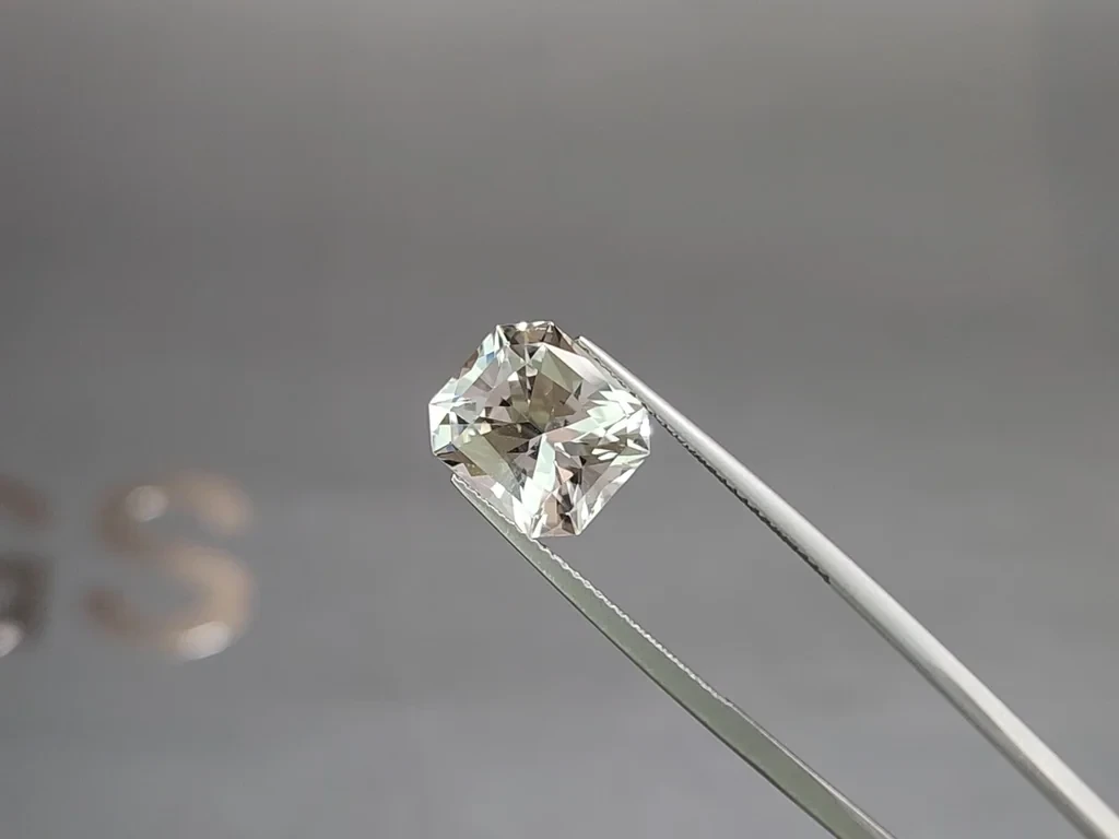 Kunzite light green radiant cut 6.27 carats, Pakistan Image №3