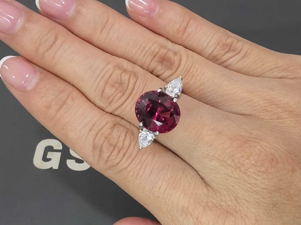 Purple garnet oval cut 6.25 carats, Africa Image №5