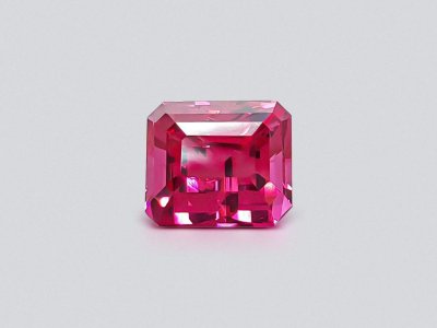 A rare pink-red spinel Mahenge to cut Octagon 5.02 carats, GRS brilliancy-type Vibrant, ICA Book photo