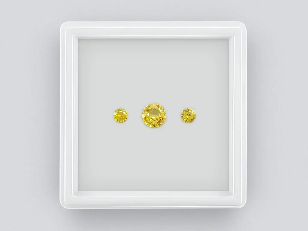 Set of three unheated greenish yellow sapphires 1.30 ct Image №1