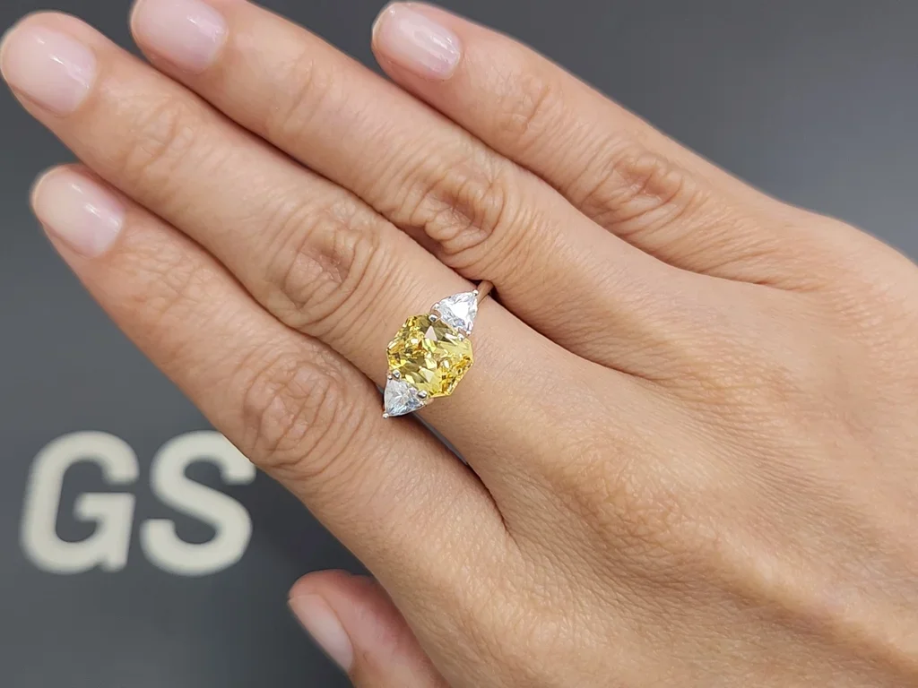 Untreated radiant cut yellow sapphire 3.13 carats, Sri Lanka Image №5