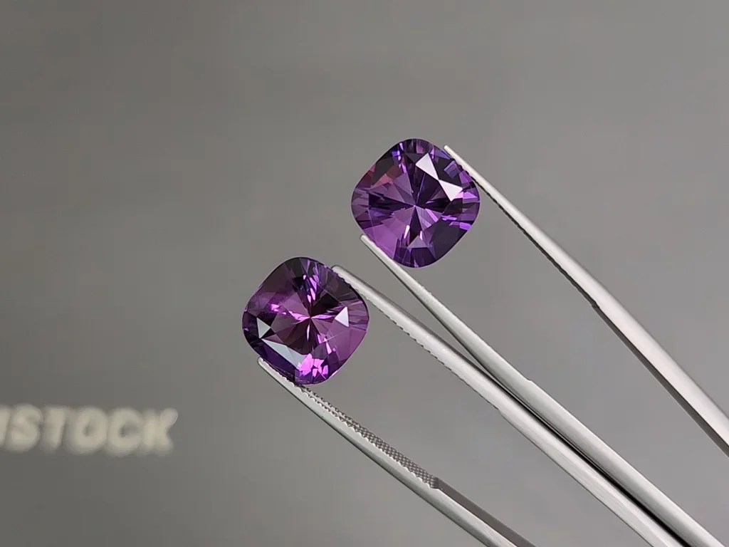 Pair of cushion-cut amethysts 9.96 carats, Brazil  Image №3