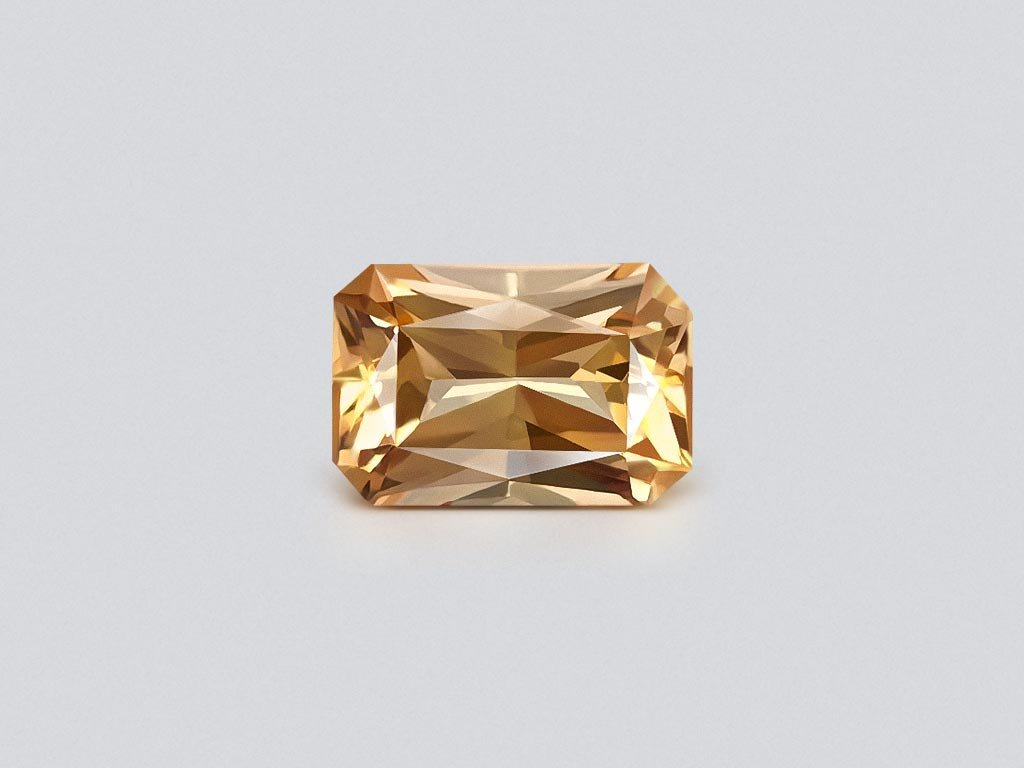 Golden topaz Imperial 2.37 carats in radiant cut, Brazil  Image №1