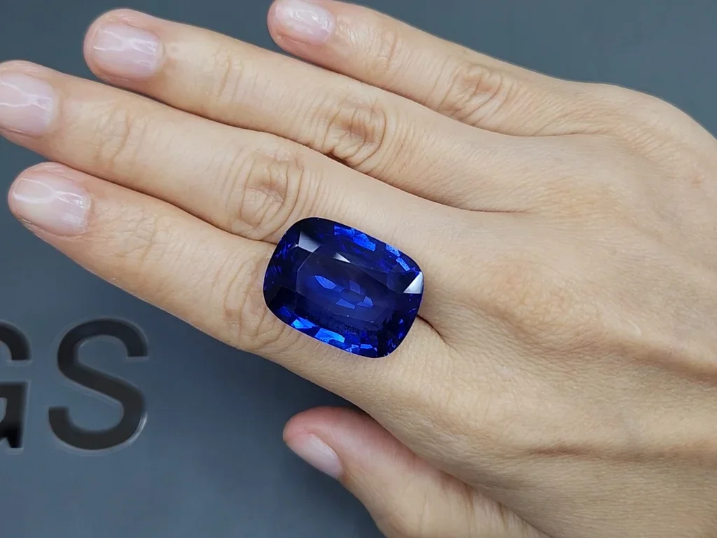 Large Royal blue sapphire in cushion cut 38.90 carats, Sri Lanka Image №2