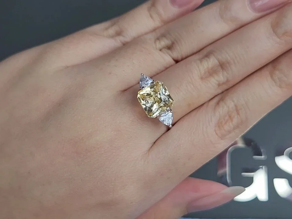 Unheated Pastel Yellow sapphire in cut radiant 5.08 carats, Sri Lanka Image №5
