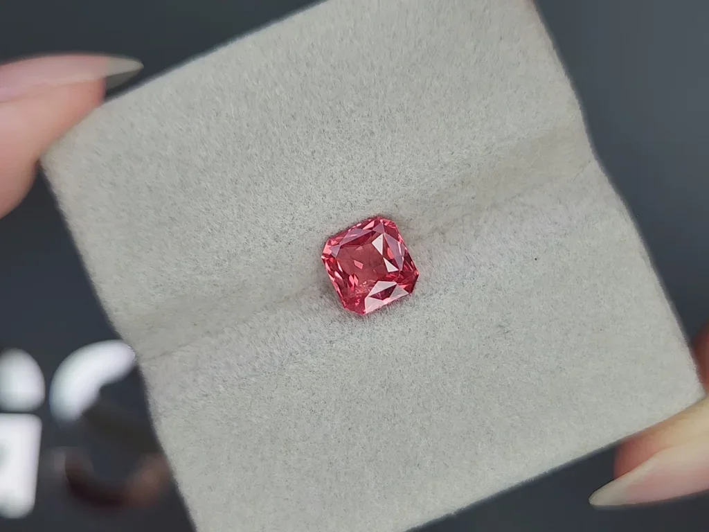 Vivid orangy-Pink Mahenge spinel in radiant cut 1.54 carats, Tanzania Image №4