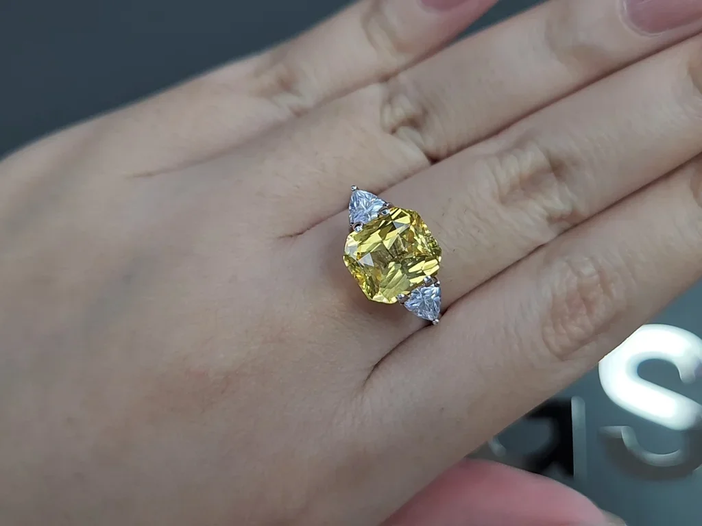 Unheated Intense Yellow sapphire in radiant cut 5.02 carats, Sri Lanka Image №5