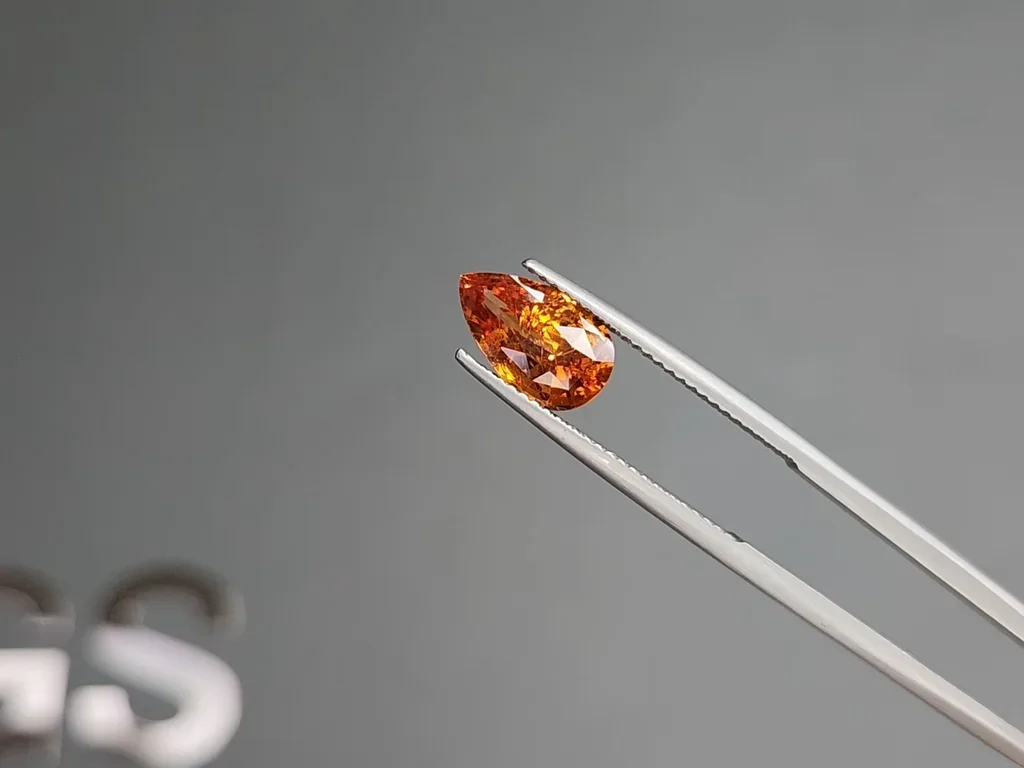 Spessartine garnet Fanta color pear shape 3.10 carats, Africa Image №3