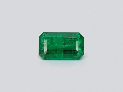 Vivid green emerald in octagon cut 0.98 carats, Panjshir photo