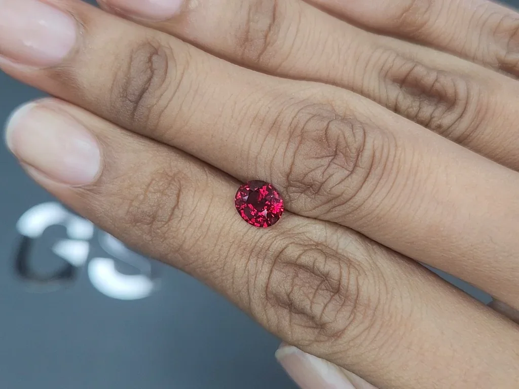 Ruby Pigeons Blood oval cut 1.23 carats, Mozambique Image №2