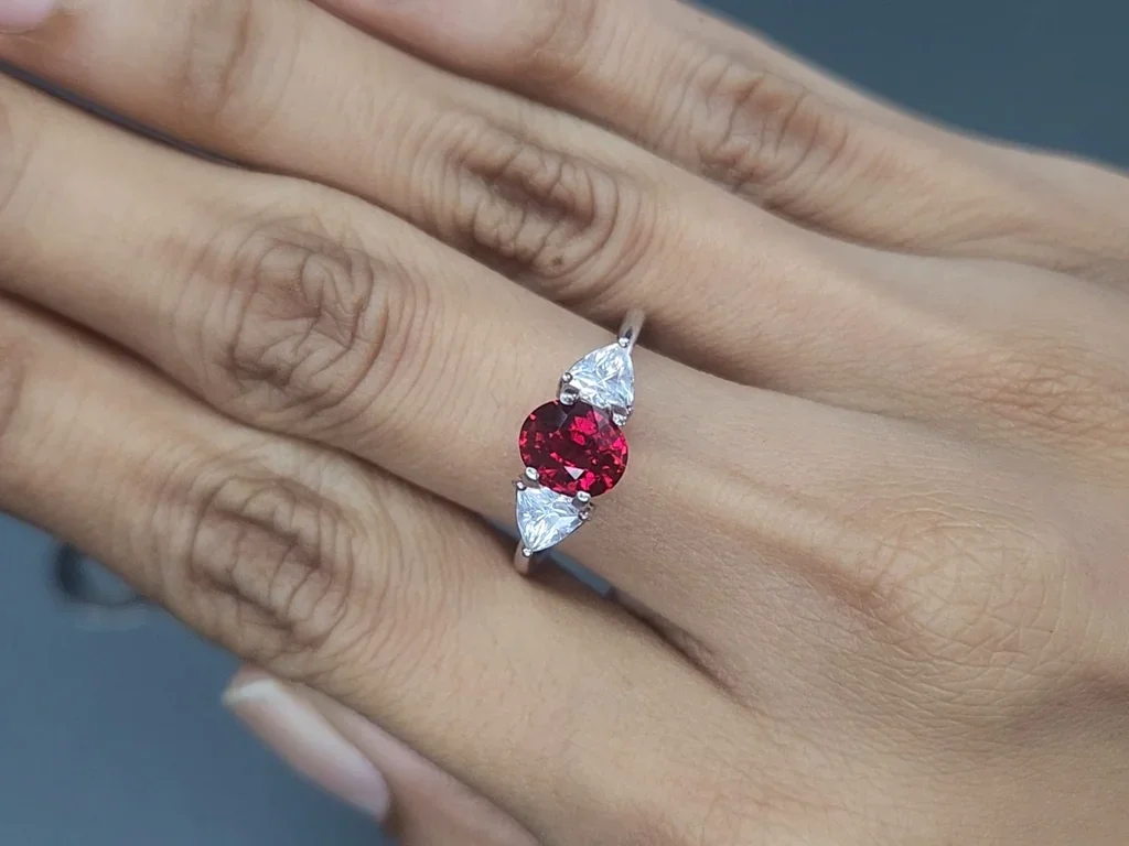 Ruby Pigeons Blood oval cut 1.23 carats, Mozambique Image №5
