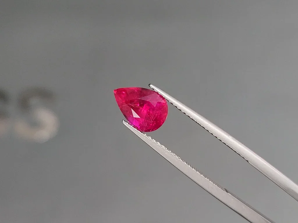 Unheated ruby pear cut  2.52 carats, Mozambique  Image №3