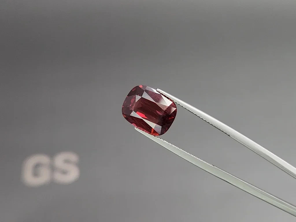Spinel Vivid Red cushion cut  7.92 carats, Vietnam Image №3