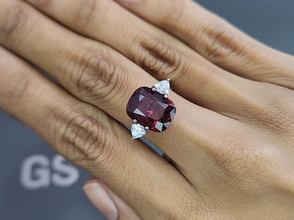 Spinel Vivid Red cushion cut  7.92 carats, Vietnam Image №5