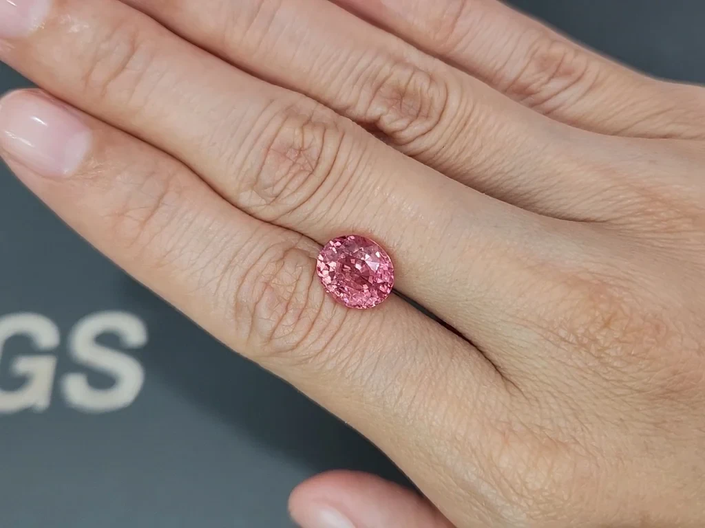 Spinel orange pink oval cut 4.61 carats, Tanzania Image №2