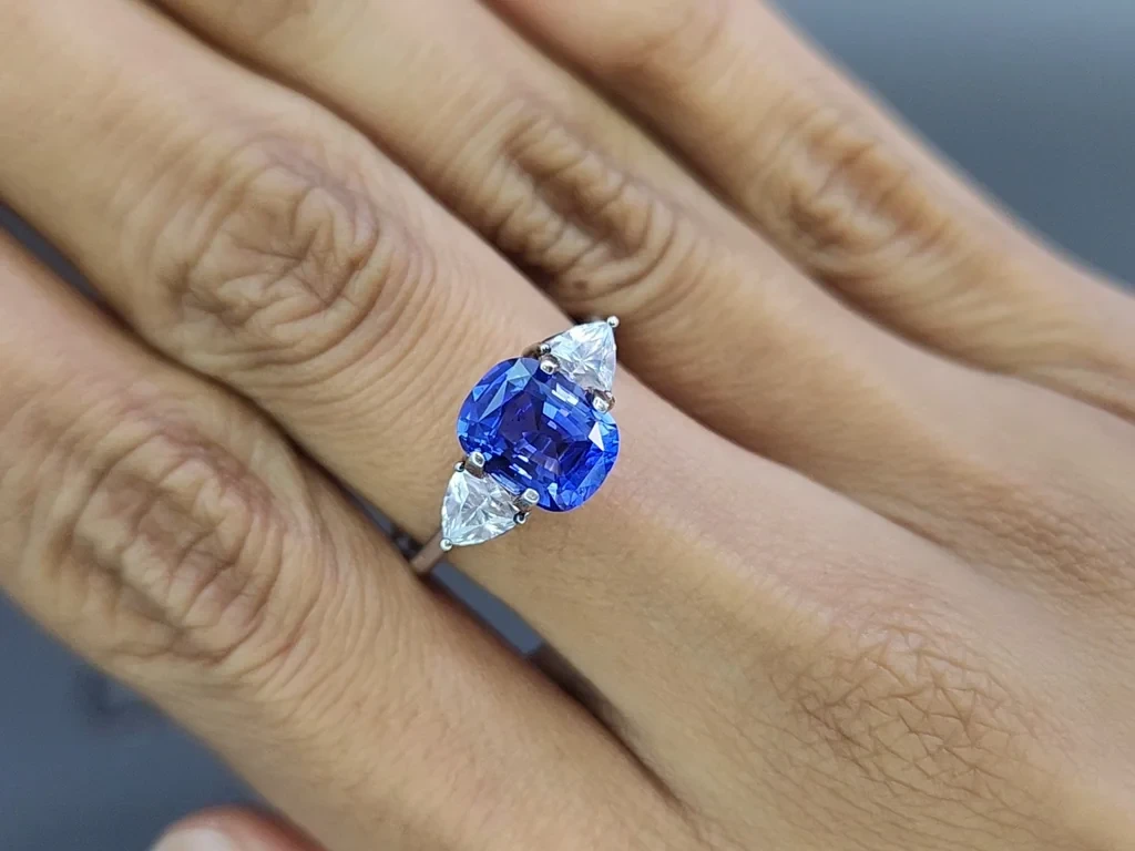 Unheated Royal Blue sapphire in cushion cut 2.52 carats, Sri Lanka Image №5