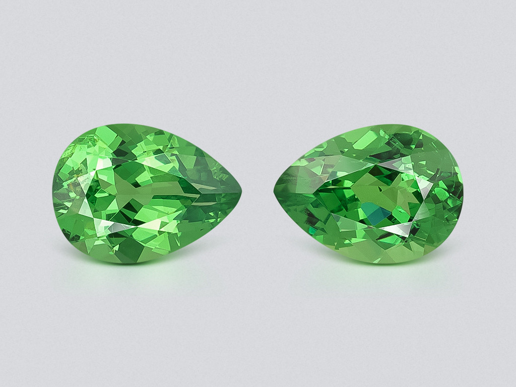 Pair of tsavorites Vivid Green pear cut 1.57 carats, Tanzania  Image №1
