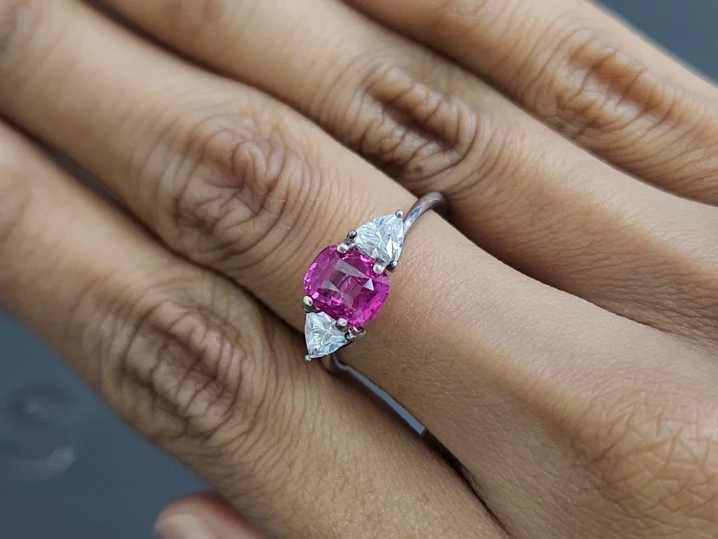 Unheated sapphire Hot Pink cushion cut 2.02 carats, Sri Lanka  Image №5
