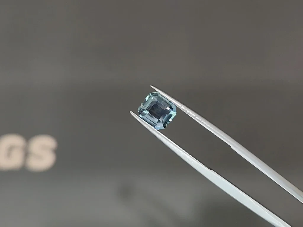 Unheated green sapphire octagon cut 2.02 carats, Sri Lanka Image №3