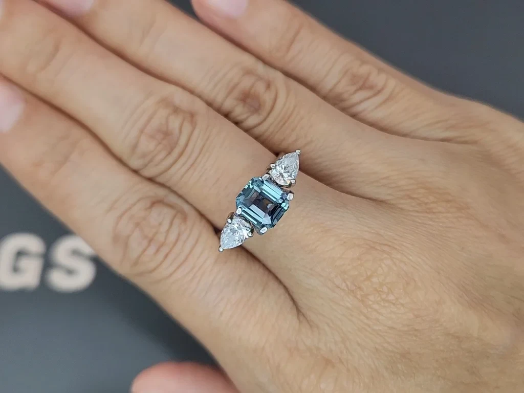 Unheated green sapphire octagon cut 2.02 carats, Sri Lanka Image №5